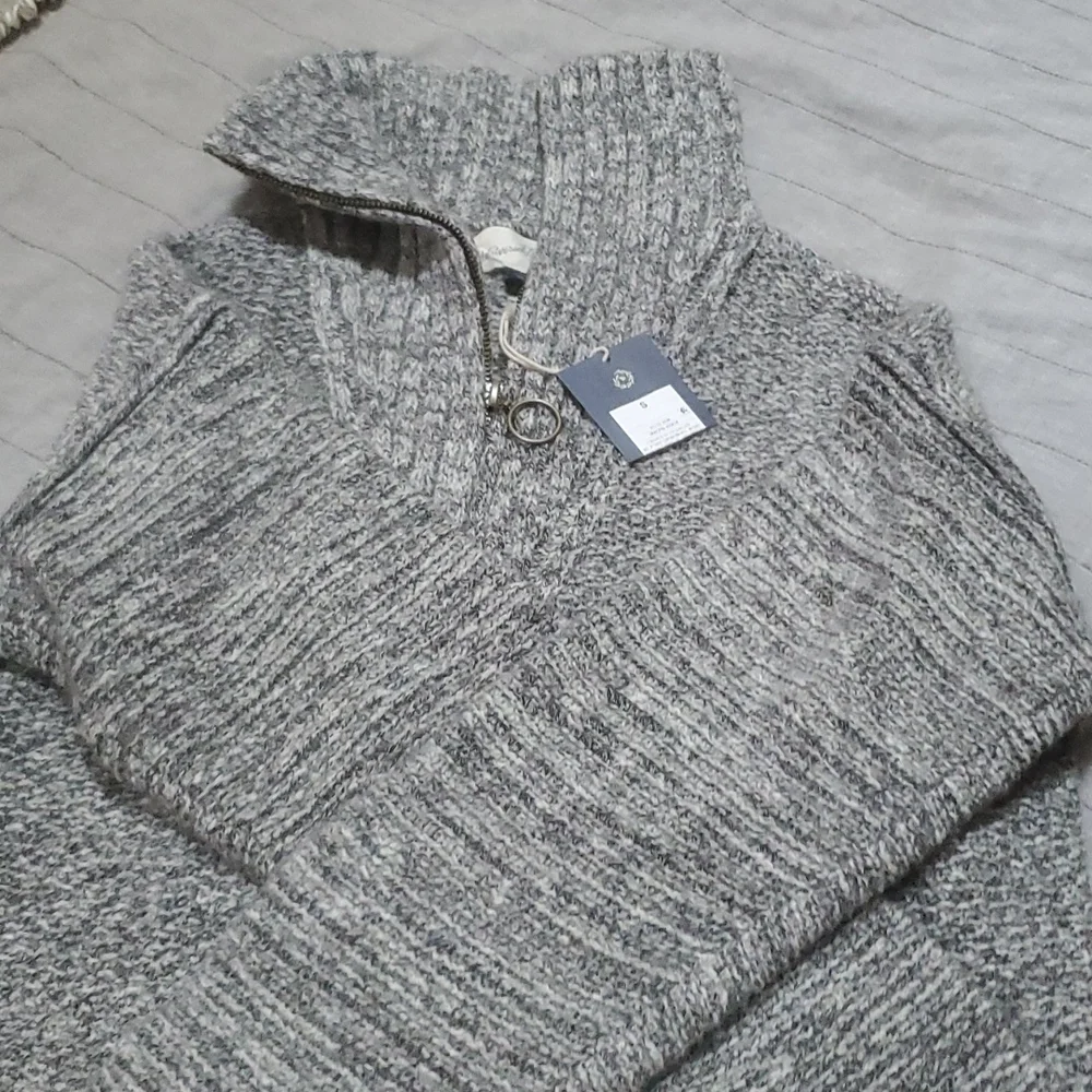 Sweater - Picture 3 of 4